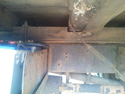 ขายรถสิบล้อหน้ายาวเพลาเดียว เครื่อง 6bd1-160 แรง ทะเบียนพร้อมโอน