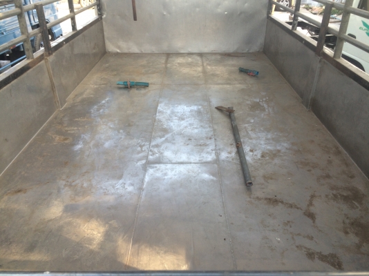 กระบะ 4 ล้อบรรทุก สแตนเลส