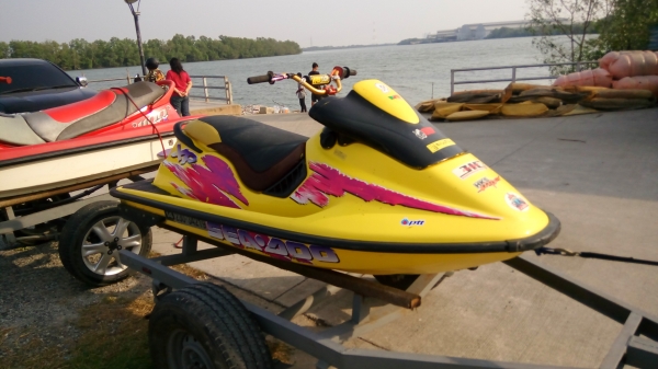 ขาย SEADOO XP800 มีกล่องไฟ MSD สำหรับ XP800 ตรงรุ่นและ ใบพัด Skat Trak เบิกใหม่ ลงรูปเพิ่มให้แล้วนะครับ