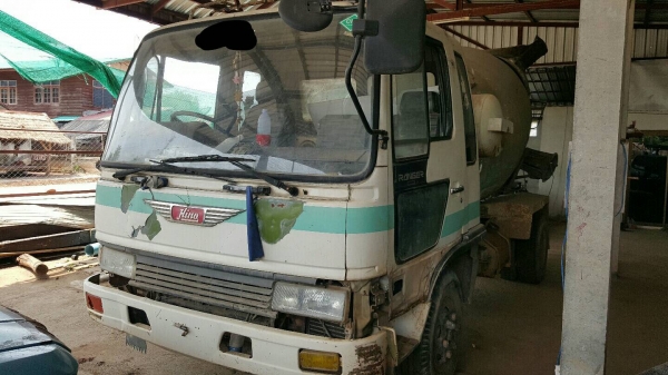 ขาย รถโม่ปูน 3.5 คิว HINO FD ไม่มีทะเบียน เครื่อง HO7C 180 แรงม้า เกียร์ HO คัสซีสวยตลอดเส้น พวงมาลัยพาวเวอร์ ราคาคุยกันได้ครับ