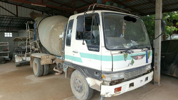 ขาย รถโม่ปูน 3.5 คิว HINO FD ไม่มีทะเบียน เครื่อง HO7C 180 แรงม้า เกียร์ HO คัสซีสวยตลอดเส้น พวงมาลัยพาวเวอร์ ราคาคุยกันได้ครับ