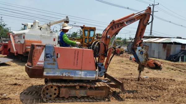 ขาย รถขุด แบคโฮ พร้อมหัวเจาะ BREAKER กระแทกปูน KUBOTA KHO26 แทรคเหล็ก เก่านอก ขาย รถขุด แบคโฮ พร้อมหัวเจาะ BREAKER กระแทกปูน KUBOTA KHO26 แทรคเหล็ก เก่านอก