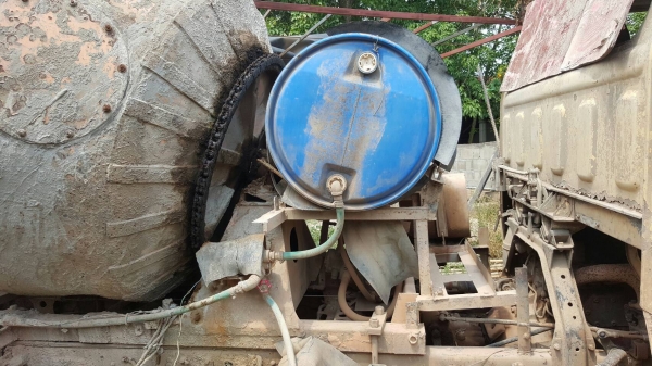 ขาย รถโม่ปูน แบบโม่โซ่ 2.5 คิว HINO เอกสารเล่มทะเบียนครบ เครื่อง EH700 168 แรงม้า พวงมาลัยพาวเวอร์ ราคาคุยกันได้ครับ