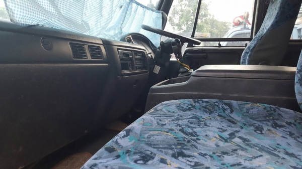 ขาย 10 ล้อดั้ม ไอ้หลง FN527M-A เปลี่ยนช่วงล่างใหม่ เบรคใหญ่ เพลาบุ๋ม วางหัวใหม่ UD เครื่อง 6D16 195 แรงม้า เกียร์ 10 สปีด คัสซีสวยตลอดเส้น แอร์เย็น ทะเบียนพร้อมโอน