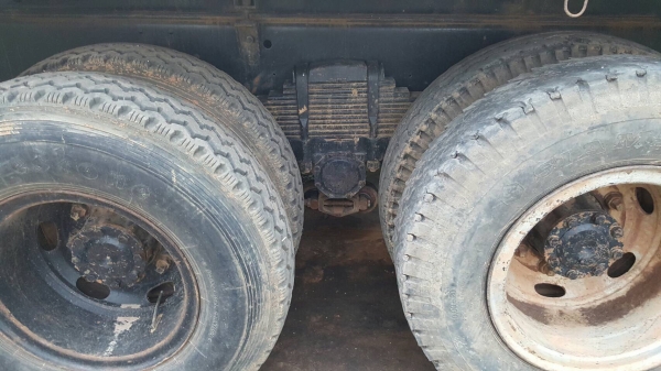 ขาย 10 ล้อดั้ม ไอ้หลง FN527M-A เปลี่ยนช่วงล่างใหม่ เบรคใหญ่ เพลาบุ๋ม วางหัวใหม่ UD เครื่อง 6D16 195 แรงม้า เกียร์ 10 สปีด คัสซีสวยตลอดเส้น แอร์เย็น ทะเบียนพร้อมโอน