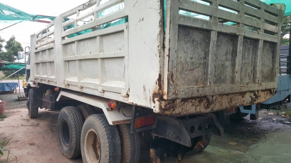 ขาย 10 ล้อดั้ม ไอ้หลง FN527M-A เปลี่ยนช่วงล่างใหม่ เบรคใหญ่ เพลาบุ๋ม วางหัวใหม่ UD เครื่อง 6D16 195 แรงม้า เกียร์ 10 สปีด คัสซีสวยตลอดเส้น แอร์เย็น ทะเบียนพร้อมโอน