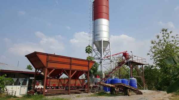 ขาย แพนท์ปูนครบชุด พร้อมรถโม่ปูน 4 คิว HINO S500 ปี 57 ไม่แยกขายนะครับ แพนท์ปูนพร้อมติดตั้งให้ใช้งานได้ ถังไซโล 75 ตัน ให้เลยครับ ราคาต่อรองได้