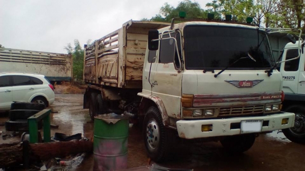 **575,000 บ.ต่อรอง/// 10ล้อ2เพลาดั้ม HINO FM177 (F-17) วางHO6C-Turboin.205แรง เครื่อง/เกียร์ ลงเล่ม แน่น แรงดี ช่วงล่างเดิม คัสซีดี สวย พาวเวอร์/ทริฟฟี่/สโลว ครบ หัวเดิมสภาพดี กระบะดั้มเหล็กทรงสามมิตรฯ สภาพพอใช้ พื้น/ฝาทึบ มีผุบ้าง คอกไม่สวย ยางพอได้ รถวิ **575,000 บ.ต่อรอง/// 10ล้อ2เพลาดั้ม HINO FM177 (F-17) วางHO6C-Turboin.205แรง เครื่อง/เกียร์ ลงเล่ม แน่น แรงดี ช่วงล่างเดิม คัสซีดี สวย พาวเวอร์/ทริฟฟี่/สโลว ครบ หัวเดิมสภาพดี กระบะดั้มเหล็กทรงสามมิตรฯ สภาพพอใช้ พื้น/ฝาทึบ มีผุบ้าง คอกไม่สวย ยางพอได้ รถวิ