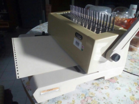 ขายเครื่องเจาะรูเข้าห่วงพลาสติก