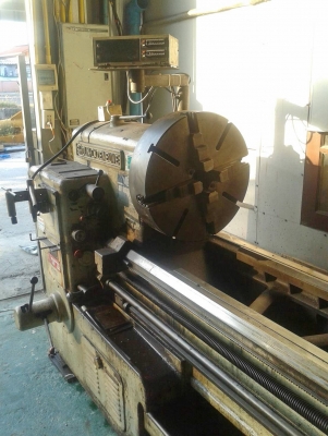 ขายเครื่องกลึง รูคอ 3 นิ้ว ยันศูนย์ 1500 ม.ม. ขายเครื่องกลึง รูคอ 3 นิ้ว ยันศูนย์ 1500 ม.ม.