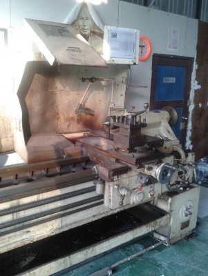 ขายเครื่องกลึง รูคอ 3 นิ้ว ยันศูนย์ 1500 ม.ม. ขายเครื่องกลึง รูคอ 3 นิ้ว ยันศูนย์ 1500 ม.ม.