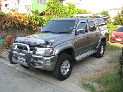 "Toyota Sport Curiser 4DR MT 2.5 4WD ปี2004