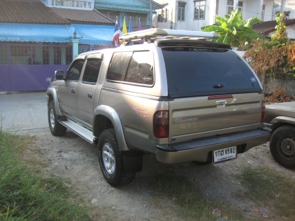 "Toyota Sport Curiser 4DR MT 2.5 4WD ปี2004