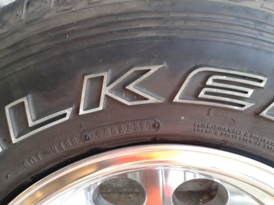 ล้ออะไล่ขอบ15นิ้ว6รู พร้อมยาง สวยๆ 1 ล้อ ราคา 1850 บาท