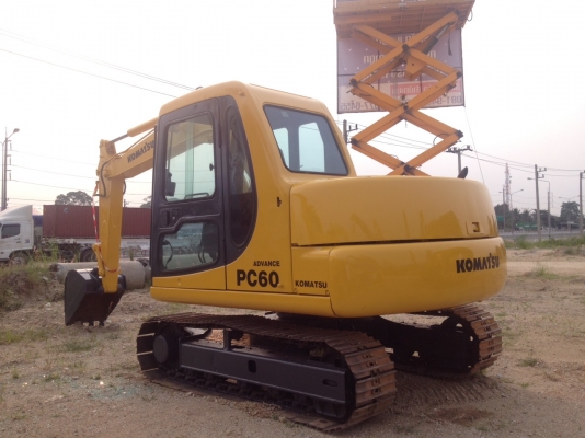 รถขุด KOMATSU PC60-7