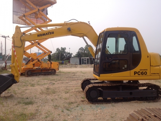 รถขุด KOMATSU PC60-7