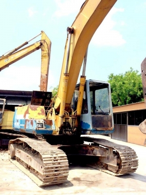 รถ komatsu pc200-5 เคยใช้งานในไทยแล้ว ราคา 800000 บาท รถ komatsu pc200-5 เคยใช้งานในไทยแล้ว ราคา 800000 บาท