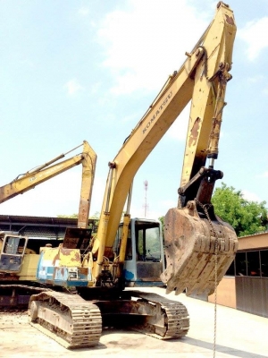 รถ komatsu pc200-5 เคยใช้งานในไทยแล้ว ราคา 800000 บาท รถ komatsu pc200-5 เคยใช้งานในไทยแล้ว ราคา 800000 บาท