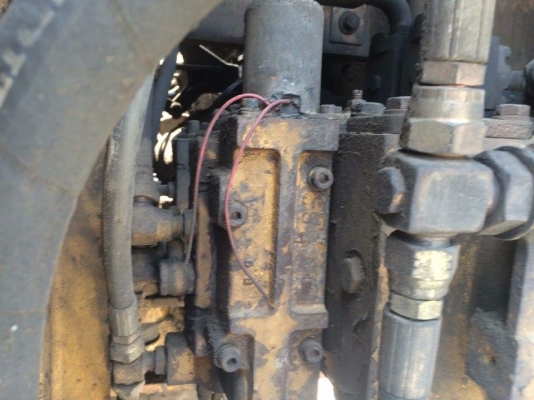 รถ komatsu pc200-5 เคยใช้งานในไทยแล้ว ราคา 800000 บาท รถ komatsu pc200-5 เคยใช้งานในไทยแล้ว ราคา 800000 บาท