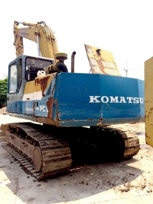 รถ komatsu pc200-5 เคยใช้งานในไทยแล้ว ราคา 800000 บาท รถ komatsu pc200-5 เคยใช้งานในไทยแล้ว ราคา 800000 บาท