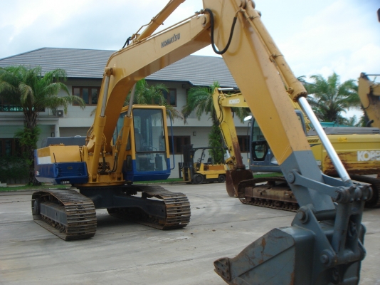 KOMATSU	PC200-3