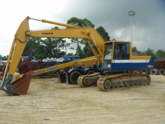 KOMATSU	PC200-3