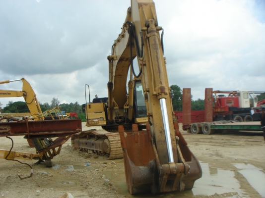 รถขุด CAT 330B รถขุด CAT 330B