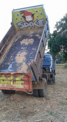 ขายรถ6ล้อดั้ม NPR115แรง ปี37 เกียร์ร็อก เฟืองท้ายFหน้าหลัง สภาพพร้อมใช้งาน เอกสารพร้อมโอน สนใจโทร 090-8588220คุณนะ 093-3258446คุณบิว หรือเข้าดูสินค้าอื่นๆได้ที่ www.truck.in.th/498 หรือเพจFacebook ณรงค์ ซื้อขายรถมือสอง (เว็บไซต์ส่วนตัว) หรือFacebook คุณนะ