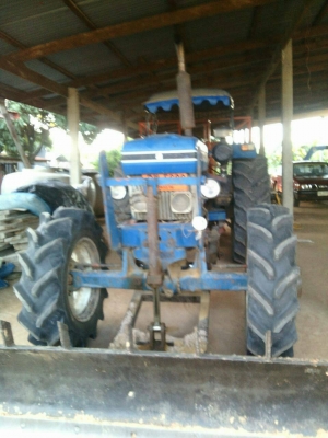 330000รถไถฟอร์ด6610 2เพลาเครื่องดีพร้อมใช้เกียร์4ถอนนอกนั้นดีหมดเอกสารพร้อม