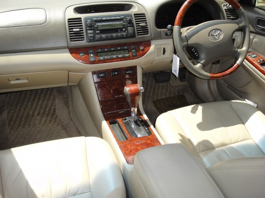 .......Toyota camry2.4Q DVDปี2004 รถสวยพร้อมใช้ ดูแลรักษาอย่างดีใช้น้อยมือแรก.......
