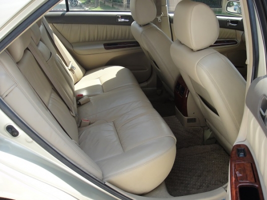 .......Toyota camry2.4Q DVDปี2004 รถสวยพร้อมใช้ ดูแลรักษาอย่างดีใช้น้อยมือแรก.......