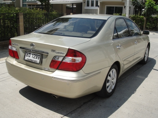 .......Toyota camry2.4Q DVDปี2004 รถสวยพร้อมใช้ ดูแลรักษาอย่างดีใช้น้อยมือแรก.......