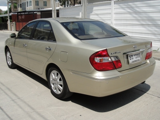 .......Toyota camry2.4Q DVDปี2004 รถสวยพร้อมใช้ ดูแลรักษาอย่างดีใช้น้อยมือแรก.......