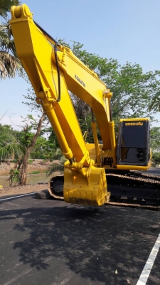 ขายKOMATSU Pc.200-6 รถสวย สภาพพร้อมใช้ มีเล่ม สนใจติดต่อสอบถาม 062-3344799 ลูกปลา