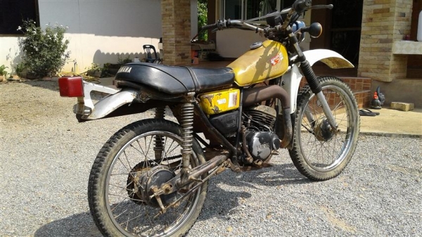 ขาย DT100 มีเล่มพร้อมชุดโอนภาษีขาดเครื่องดีคันสตาร์ทคันเกียร์ไม่เชื่อเหมาะเอาไปปั้นต่อ ขาย 13500 บาท