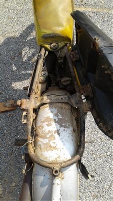 ขาย DT100 มีเล่มพร้อมชุดโอนภาษีขาดเครื่องดีคันสตาร์ทคันเกียร์ไม่เชื่อเหมาะเอาไปปั้นต่อ ขาย 13500 บาท