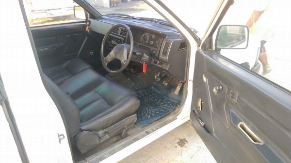 กระบะนิสสัน big m.. กระบะนิสสัน big m..