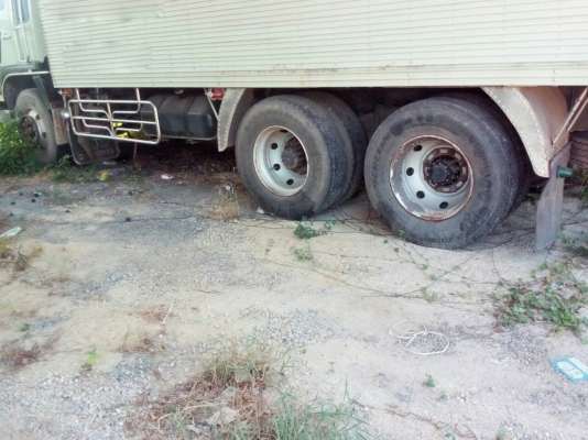 รถฮีโน่ 10 ล้อ ตู้เย็น FL3H  195 แรงม้า. ปี 38.     สนใจติดต่อ  081 - 6079515