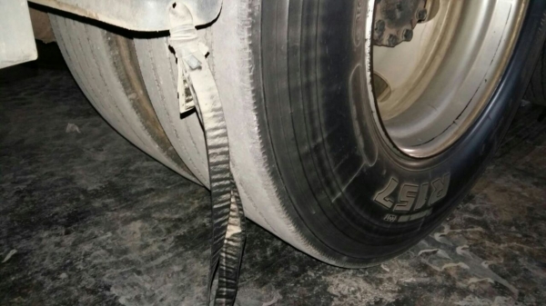 รถฮีโน่ 10 ล้อ หัวลาก FM1A  344 แรงม้า. ปี 56. ( รถวิ่ง 3xx,xxx กม. ) , ( ขาย เฉพาะแม่. )  ,  มีขาย 2 คัน.      สนใจติดต่อ  081 - 6079515