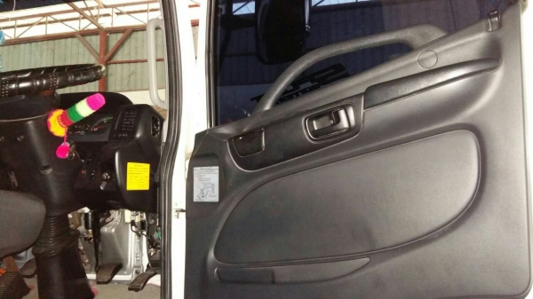 รถฮีโน่ 10 ล้อ หัวลาก FM1A  344 แรงม้า. ปี 56. ( รถวิ่ง 3xx,xxx กม. ) , ( ขาย เฉพาะแม่. )  ,  มีขาย 2 คัน.      สนใจติดต่อ  081 - 6079515