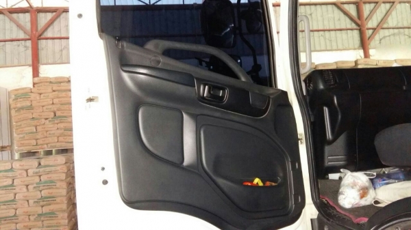 รถฮีโน่ 10 ล้อ หัวลาก FM1A  344 แรงม้า. ปี 56. ( รถวิ่ง 3xx,xxx กม. ) , ( ขาย เฉพาะแม่. )  ,  มีขาย 2 คัน.      สนใจติดต่อ  081 - 6079515