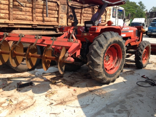 ขายรถไถ KUBOTA รุ่น M5000ราคา300,000บาท