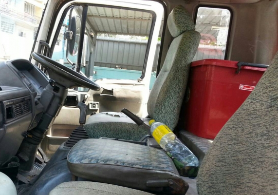 หกล้อ ฮีโน่ FF1J212ปี45 รถห้าง ติดเครน 5ตัน ท้องแบน 5ปอก 4ชัก ช่วงยาว 7.20ม สภาพดีใช้งานประจำ เล่มทะเบียนพร้อมโอน รถสภาพตามรูปใช้งานทุกวัน ครับๆ หกล้อ ฮีโน่ FF1J212ปี45 รถห้าง ติดเครน 5ตัน ท้องแบน 5ปอก 4ชัก ช่วงยาว 7.20ม สภาพดีใช้งานประจำ เล่มทะเบียนพร้อมโอน รถสภาพตามรูปใช้งานทุกวัน ครับๆ