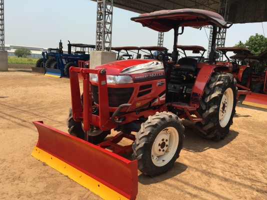 ขายรถไถยันม่าร์453T LXราคา320000บาท  มึไบมีดและผาน3พร้อมใช้งานสายๆครับสนใจ โทร0813655997 อำพร พาเจริญ ต วังบัว อ คลองขลุง จ กำแพงเพชร