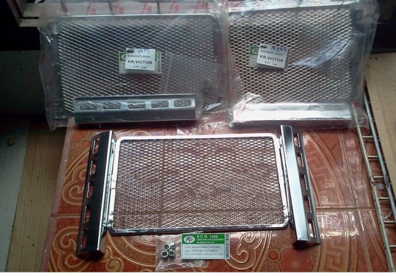 ชุดตะแกรงบังหม้อน้ำโครเมี่ยม KR / Victor ของใหม่ครบชุด พร้อมบู๊ทรอง