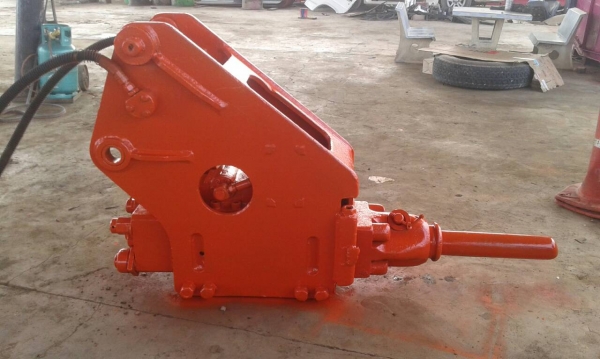 ขายหัวเจาะ ยี่ห้อ NPK  7X สำหรับรถขุดขนาด 100-120 ขาย 120,000 บ.