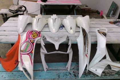 ชุดสีแท้ มือ2 ชิ้นละ100บ.เท่านั้น!! รับเองม.ราม1ครับ