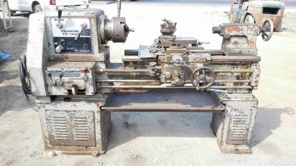 ** ยกแล้วครับ!! ** กลึงต้าชิง TASHING TS 700B ขนาด 4 ฟุต 3 เพลาเกียร์บล็อค รู 2"ถอดคอม้าได้ ไฟ 380V.