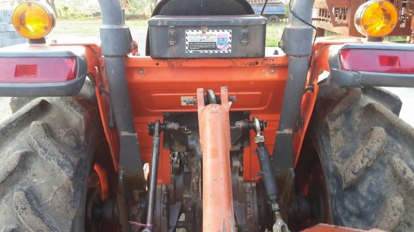 ขายรถไถ3608 ทำงานน้อย1,166ชม. อุปกรณ์ดันหน้า ผานหลัง เอกสารเล่มทะเบียนครบ พร้อมลงงาน ขายรถไถ3608 ทำงานน้อย1,166ชม. อุปกรณ์ดันหน้า ผานหลัง เอกสารเล่มทะเบียนครบ พร้อมลงงาน