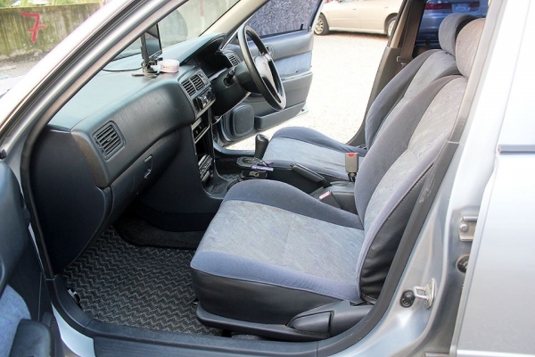 TOYOTA Corolla Ae111 (ตูดเป็ด)